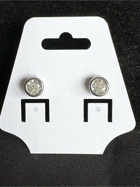 Cubic Zirconia & sterling EUC bezel set, round, stud earrings. Stamped 925